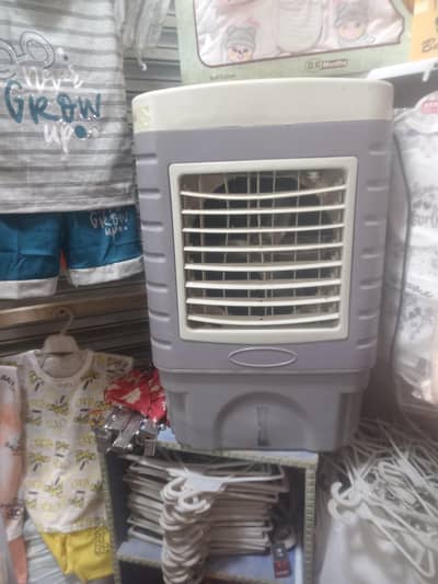 Ac DC room coolr