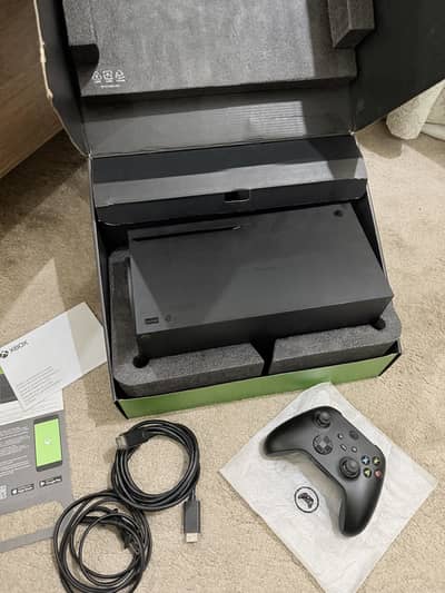 Xbox Series X 1tb complete box