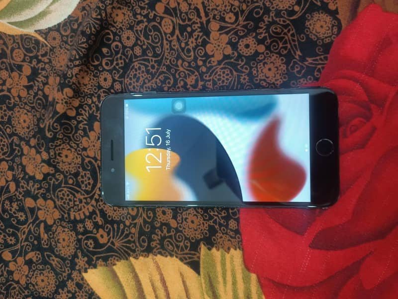 Apple iPhone 7 Plus 0