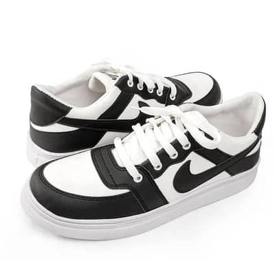 Urban Classic Men’s Low-Top Sneakers/Shoes – Black & White