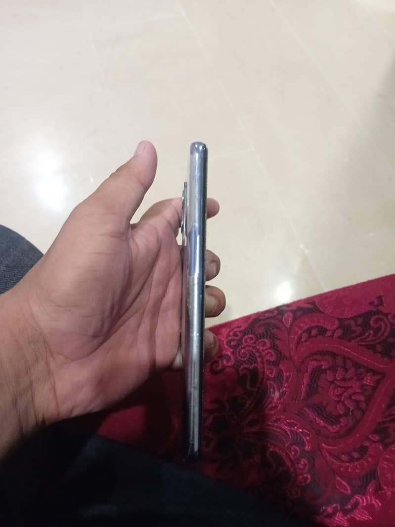 One Plus 9 5G 4