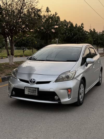 Toyota Prius 2013 S Led 1.8
