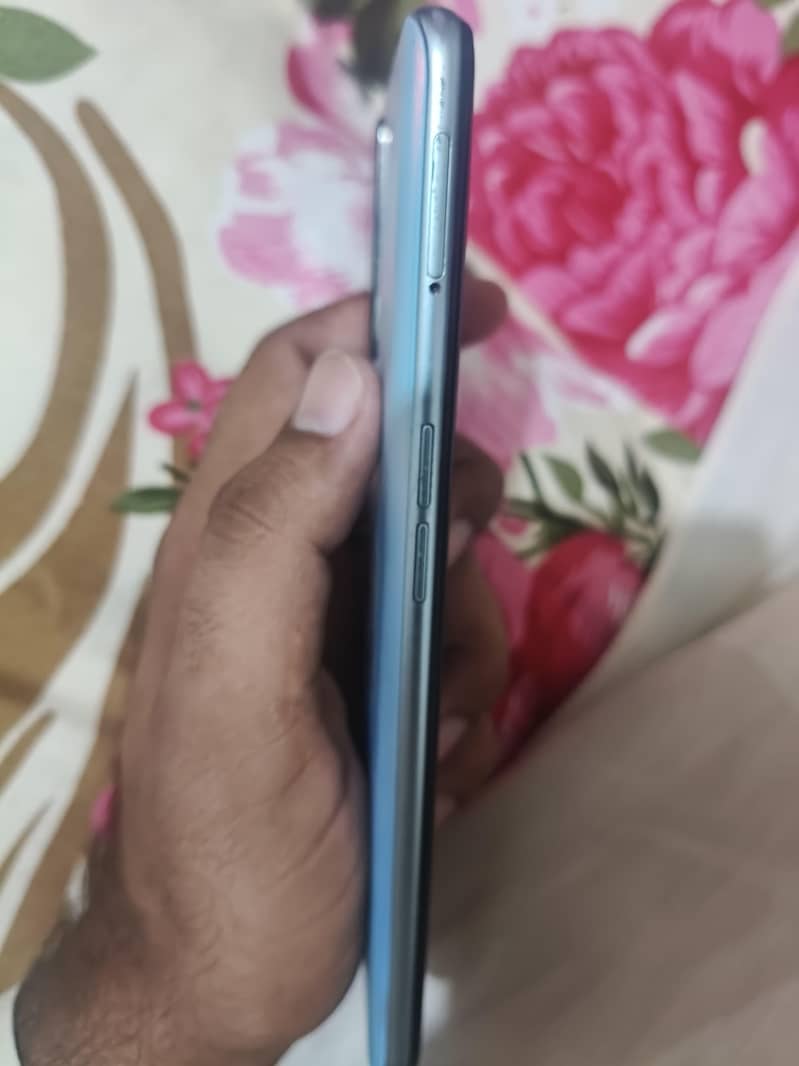 OPPO A76 3