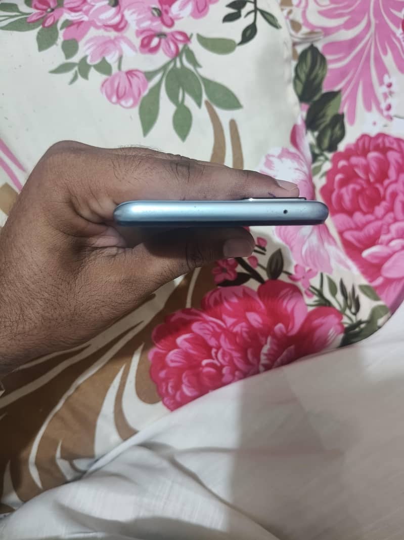 OPPO A76 4