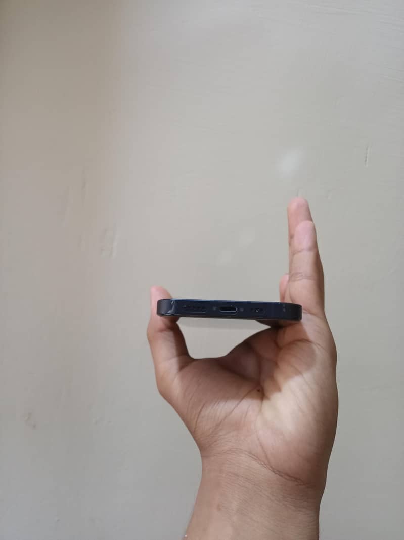 Apple iPhone 13 9