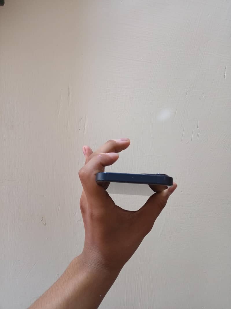 Apple iPhone 13 10