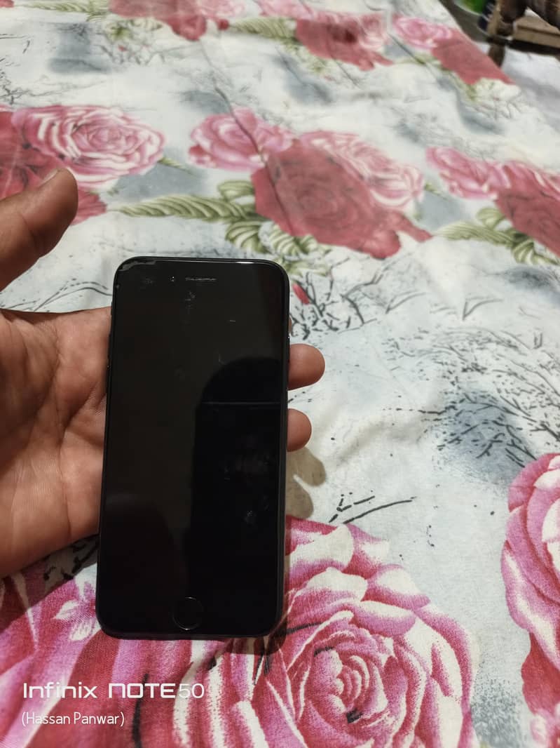 Apple iPhone 7 1