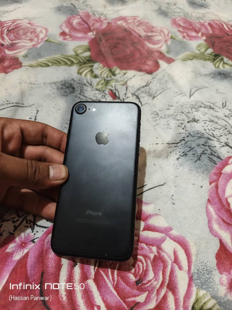 Apple iPhone 7 2