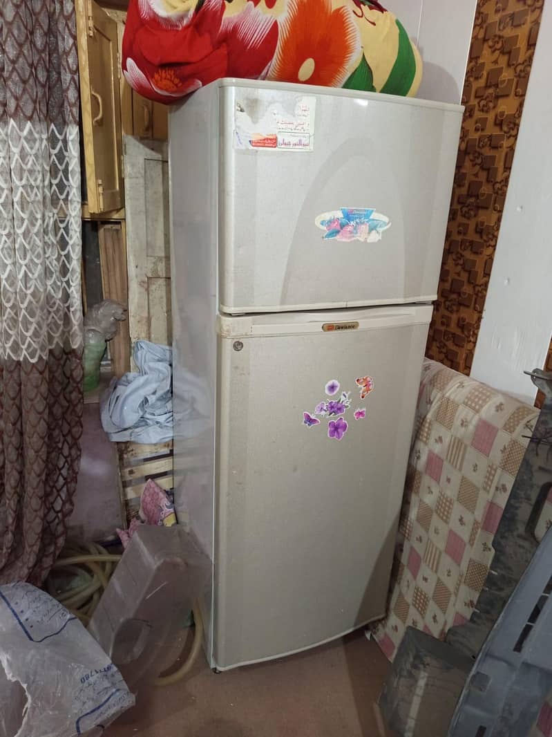 medium size fridge 0
