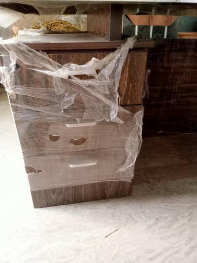 office table brand new no use
