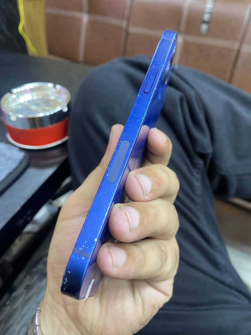 Apple iPhone 12 7