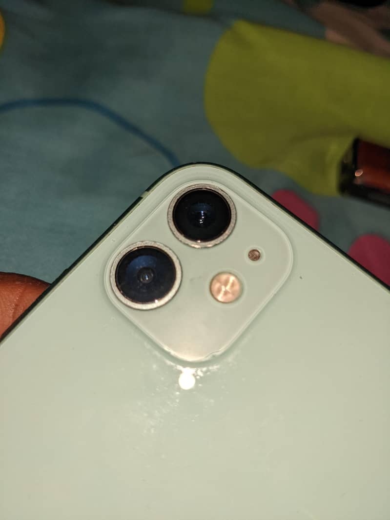 Apple iPhone 11 0