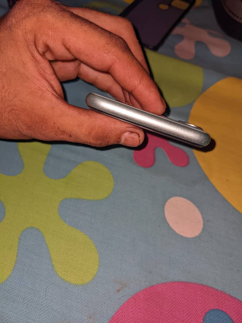 Apple iPhone 11 2