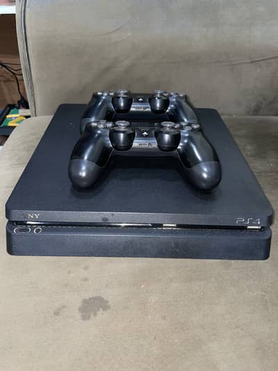 PS4 Slim [1 TB]