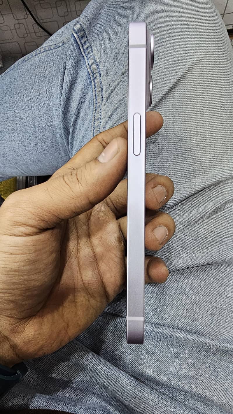 Apple iPhone 14 3