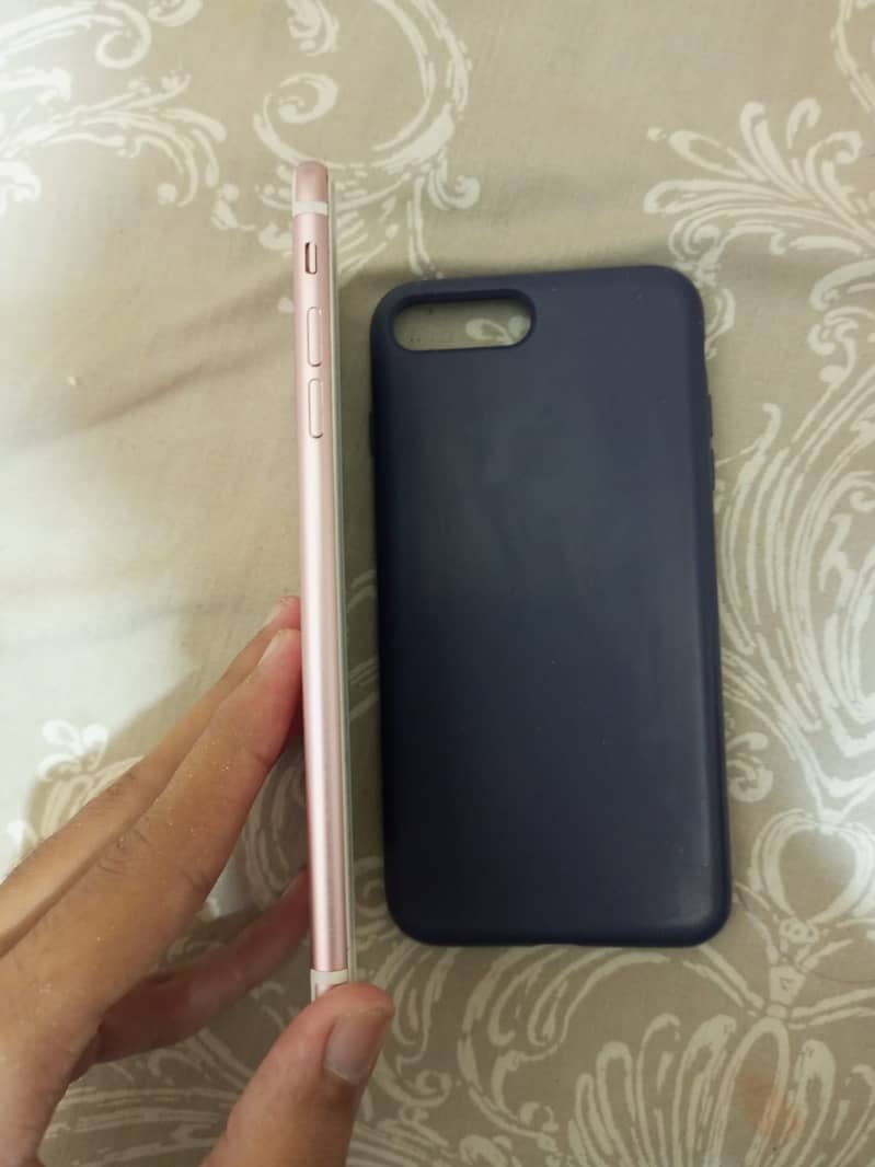 Apple iPhone 7 Plus 2