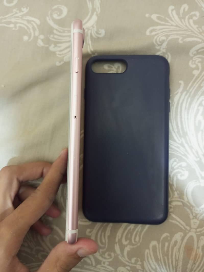 Apple iPhone 7 Plus 5