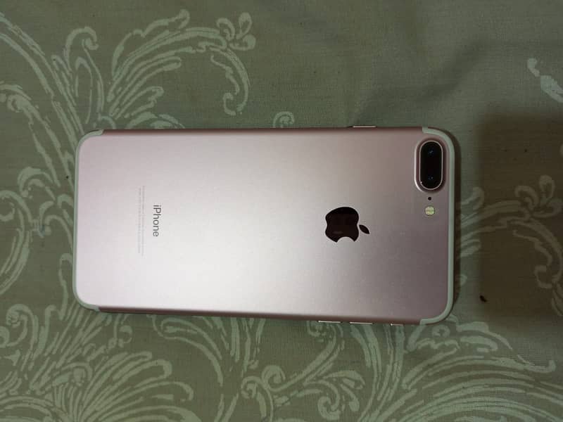 Apple iPhone 7 Plus 6