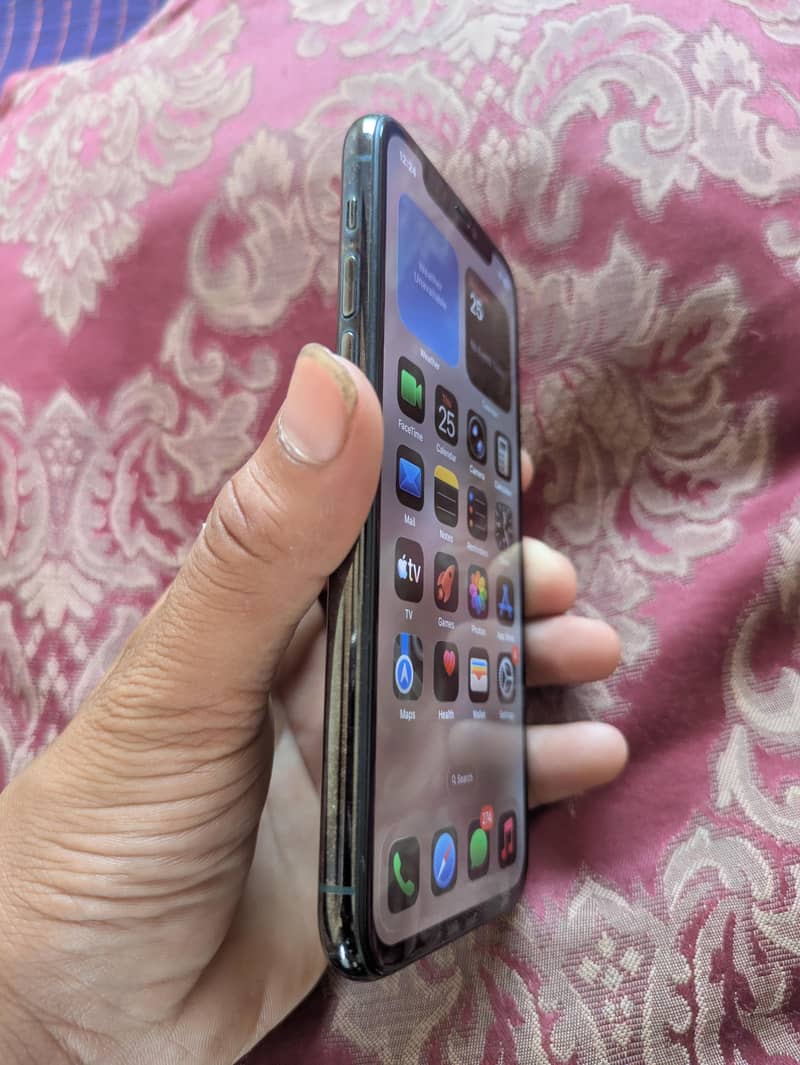 Apple iPhone 11 Pro 0