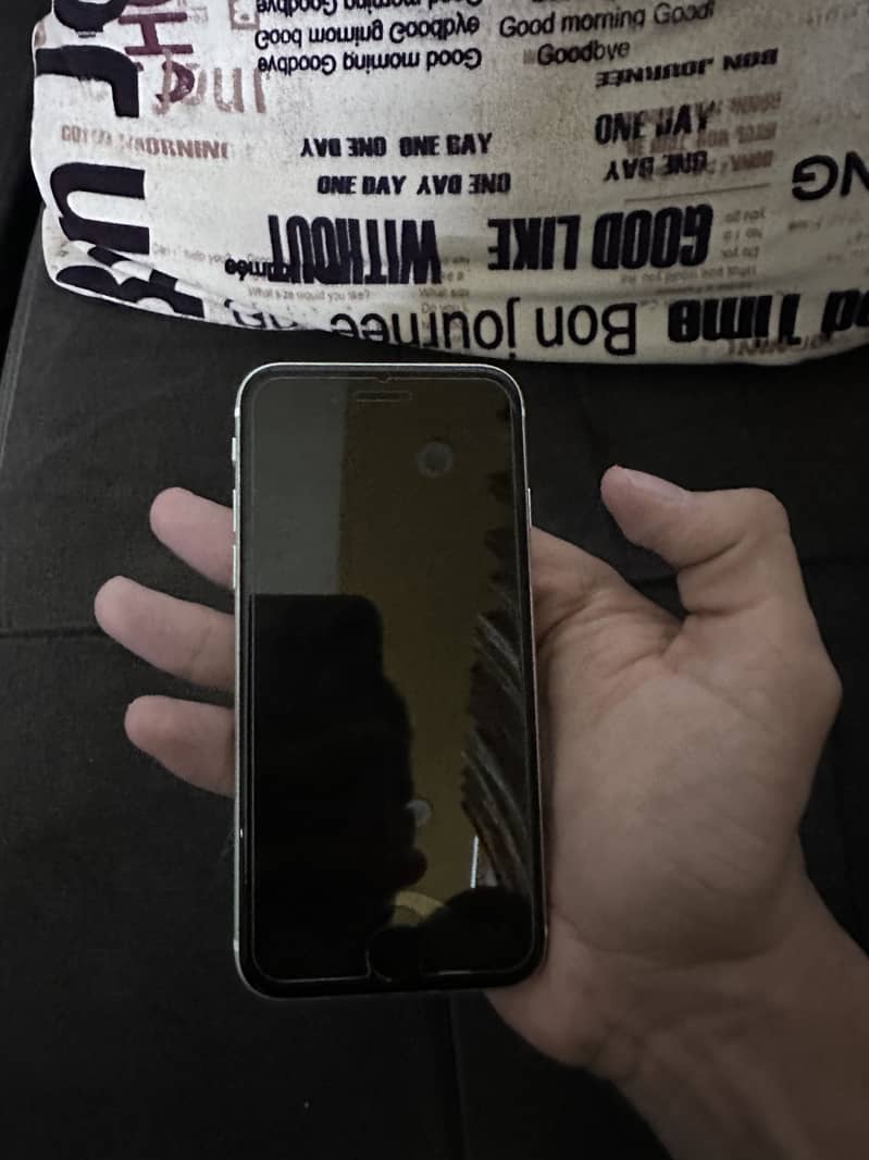 Apple iPhone SE 3