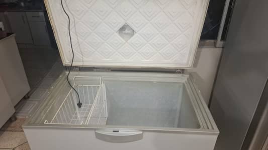 Deep Chest Freezer – Good Working Condition – Spacious Storage