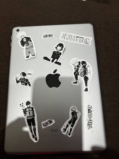 IPAD 6 generation   32gb storage 4 gb  rom gray Tim tok condition