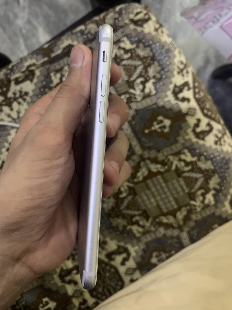 Apple iPhone 7 1