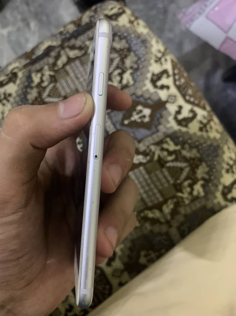 Apple iPhone 7 4