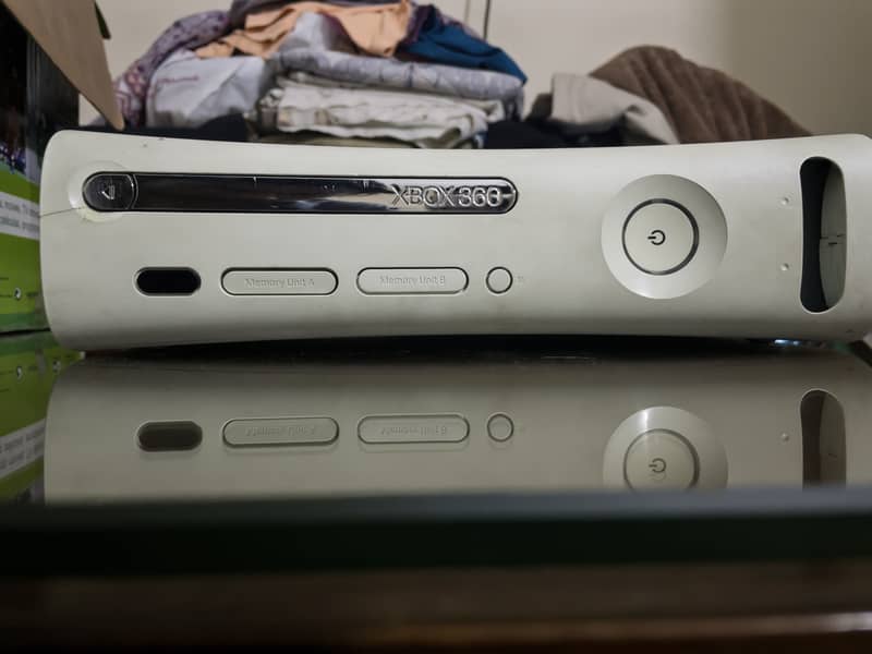 Xbox 360 with two controllers 2