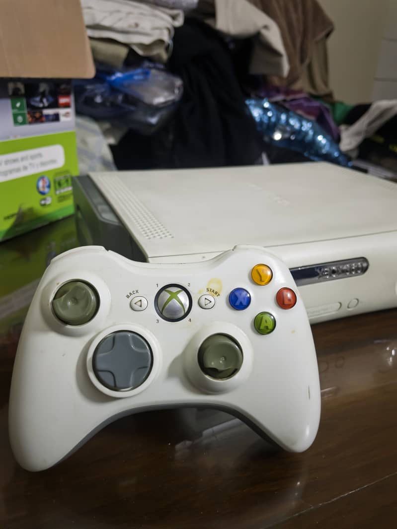 Xbox 360 with two controllers 6
