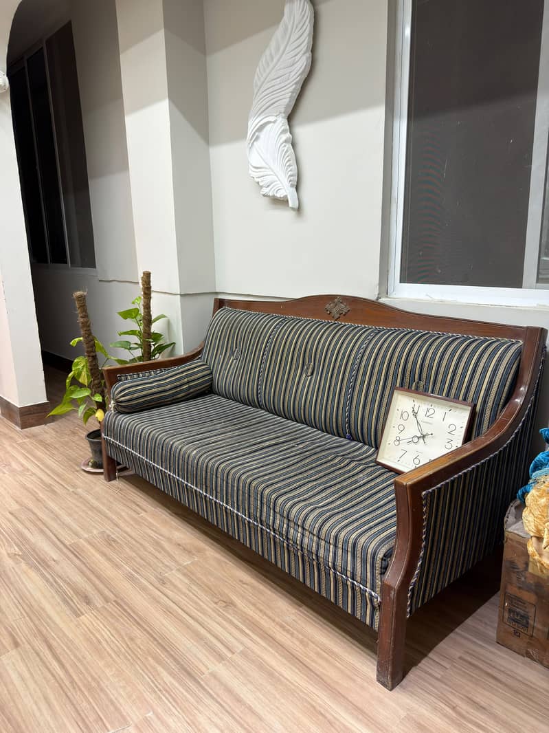 3 seater sofa 1