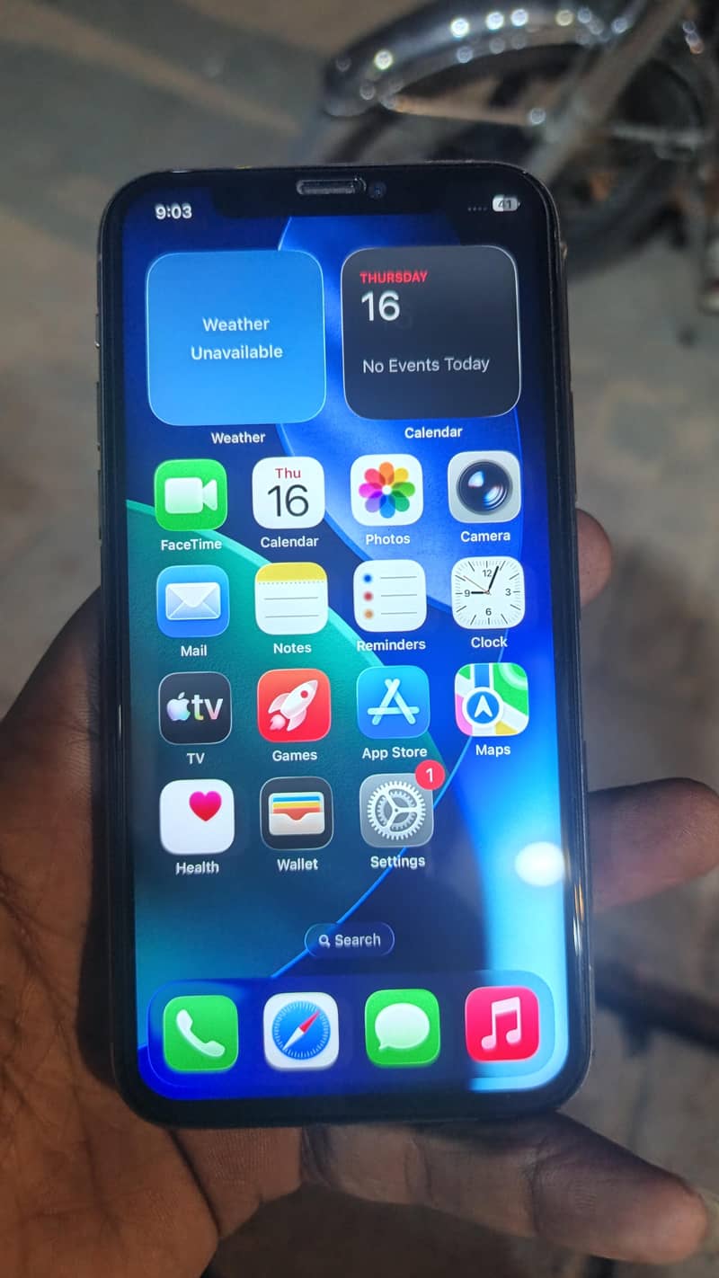 IPHONE 11 PRO 1