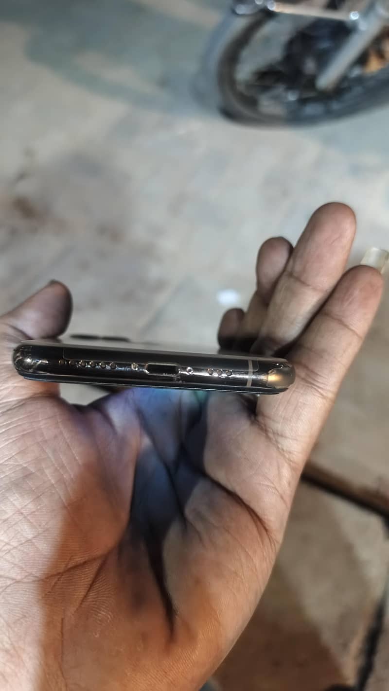 IPHONE 11 PRO 3