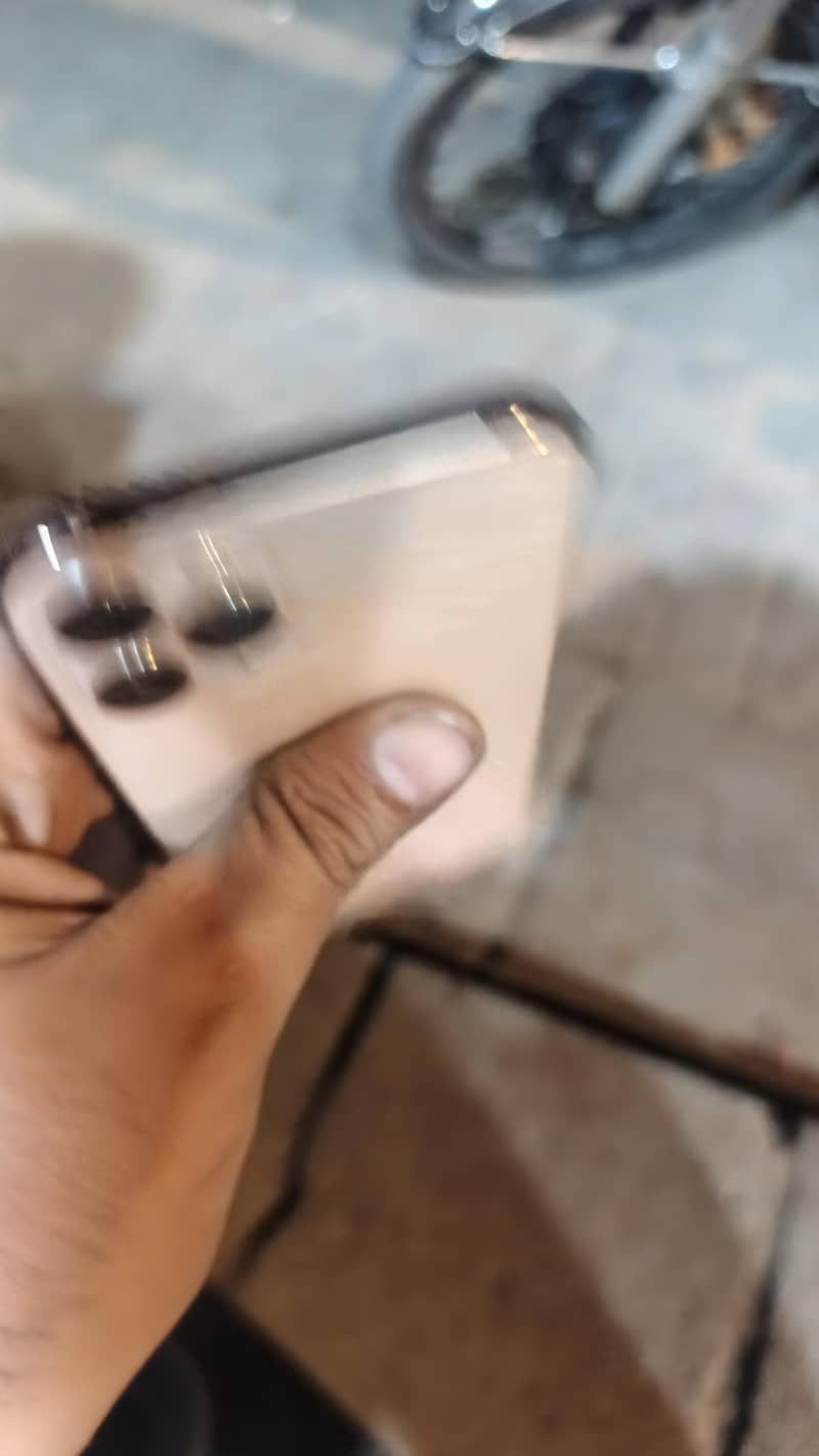 IPHONE 11 PRO 5