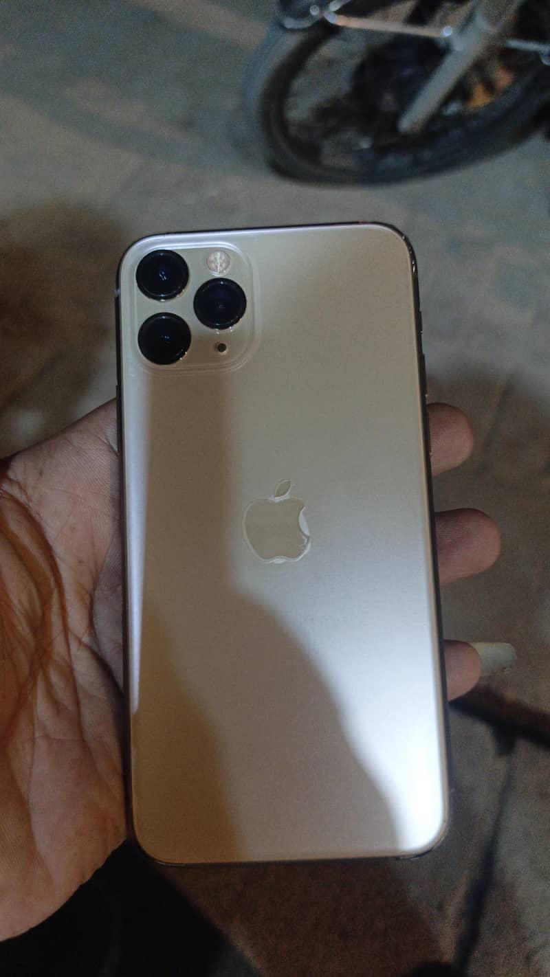 IPHONE 11 PRO 6