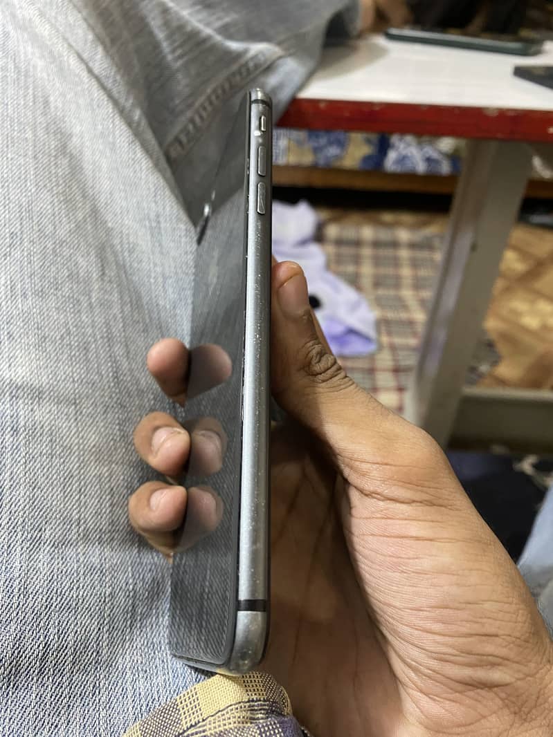 Apple iPhone 8 Plus 4