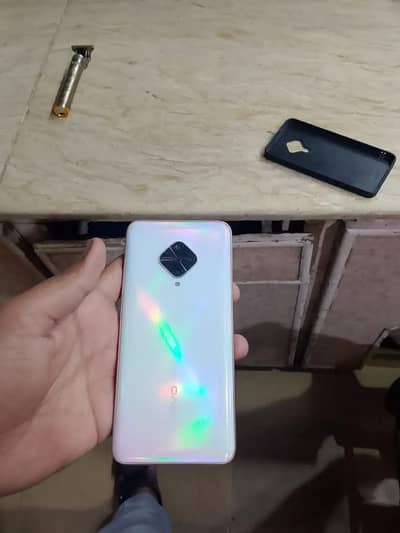 Vivo Y51 4 128 display finger