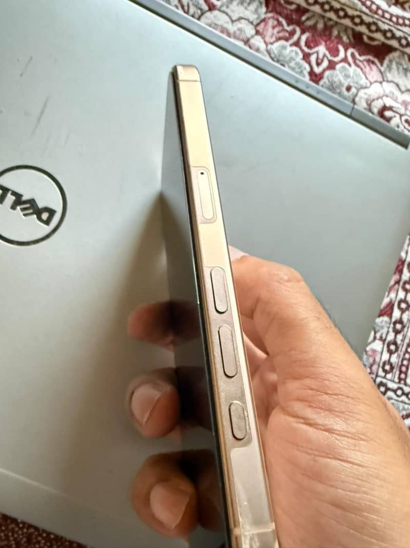 Iphone 16 Pro 5