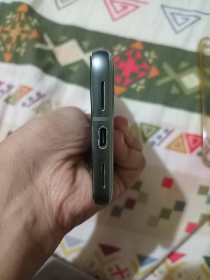 Google Pixel 8 3