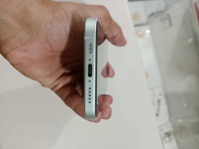 Apple iPhone 15