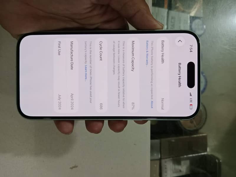 Apple iPhone 15 4
