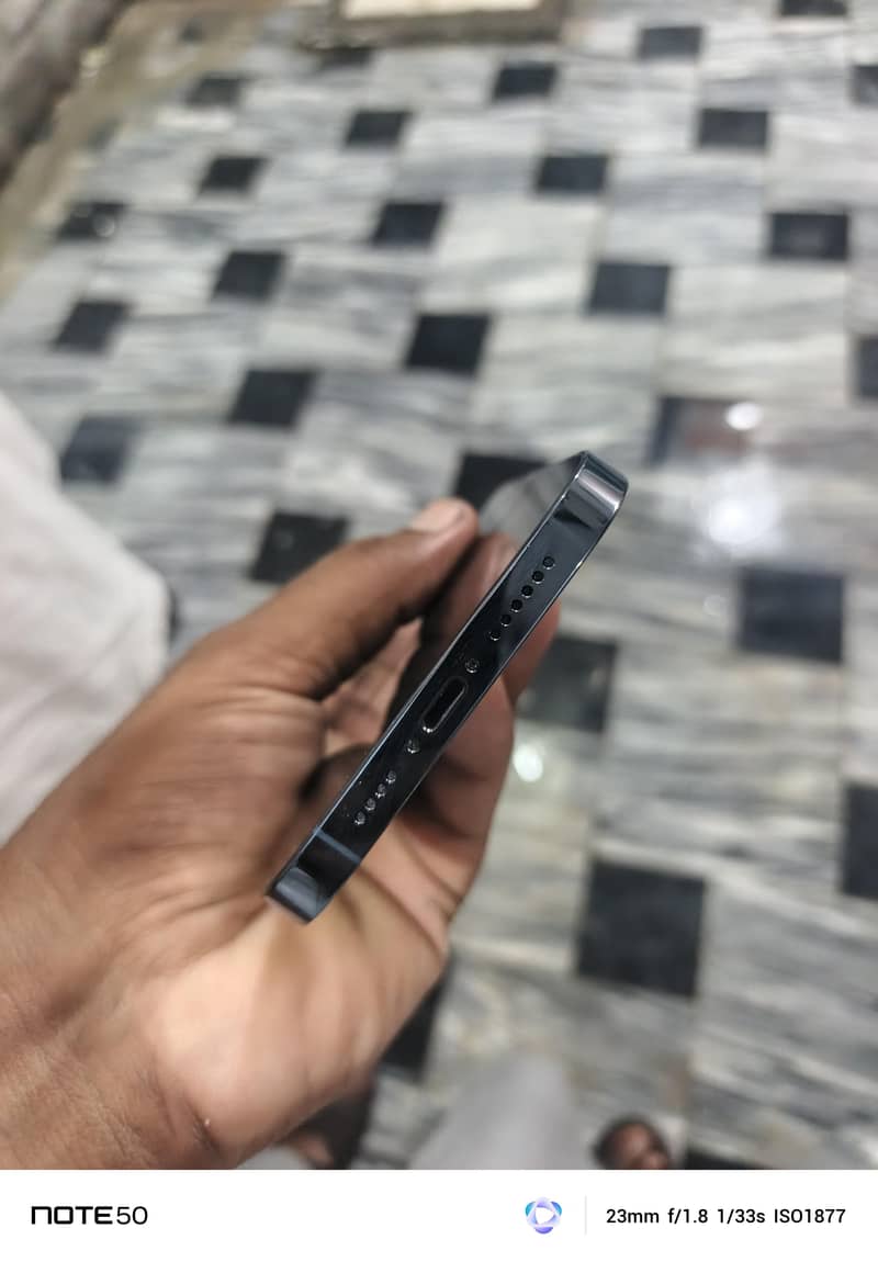 Apple iPhone 13 Pro Max 4