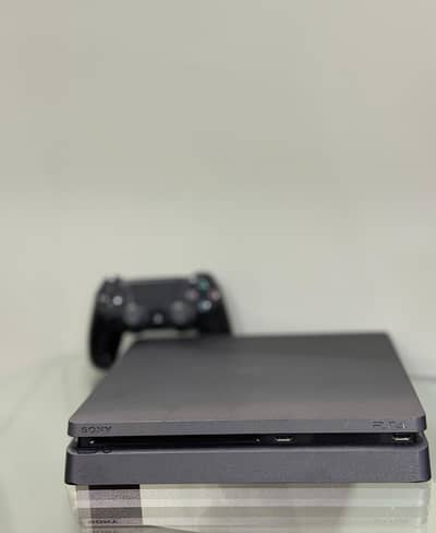 PS4 Excellent Condition 1 Controller