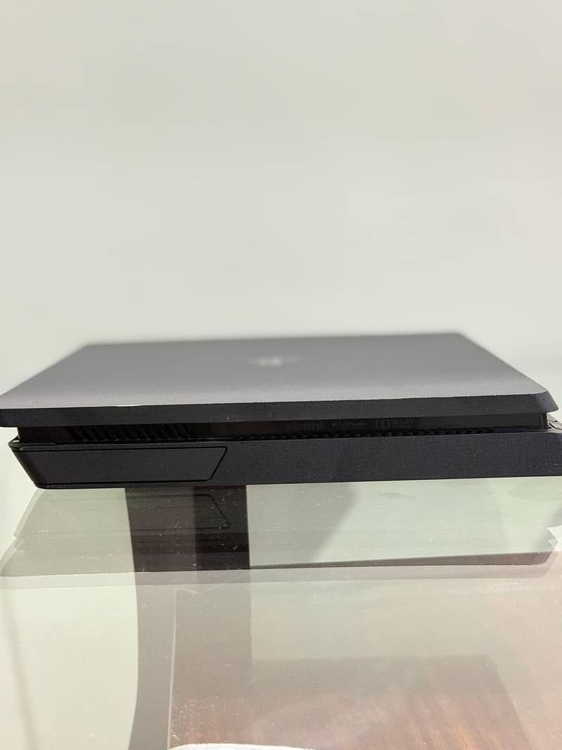 PS4 Excellent Condition 1 Controller 2