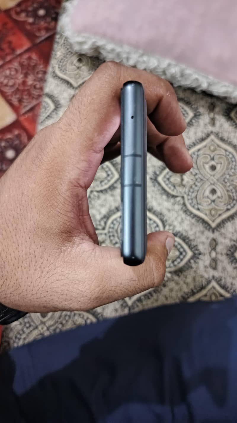 Google Pixel 7a 2