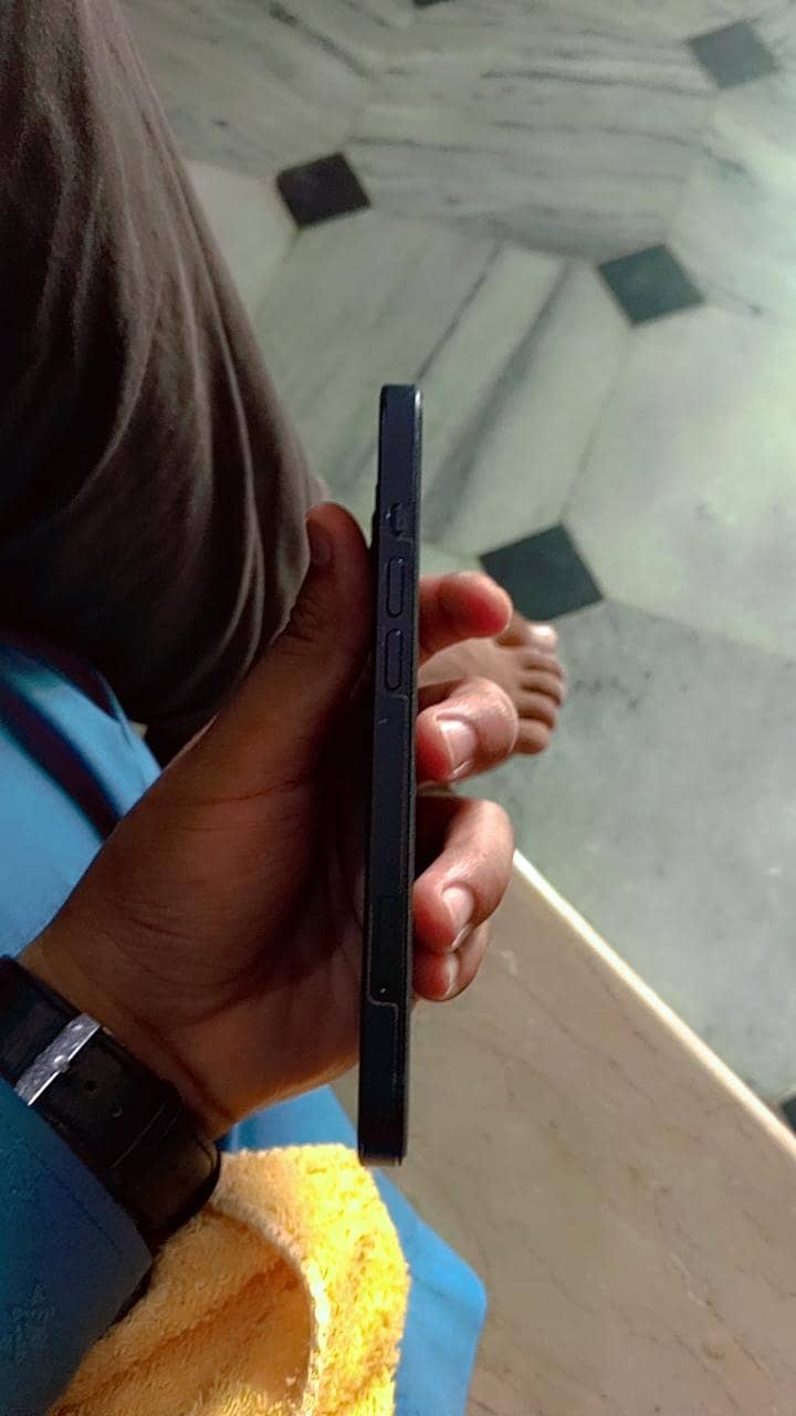 Apple iPhone 13 3