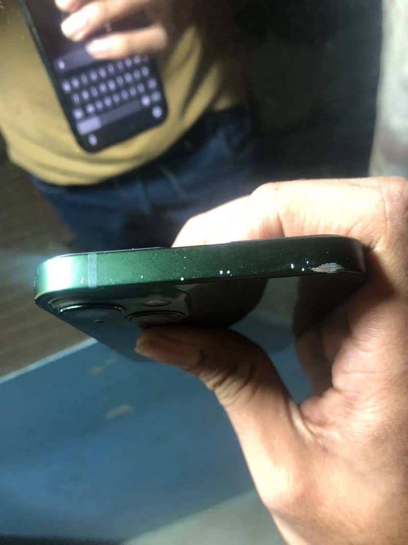 Apple iPhone 13 1