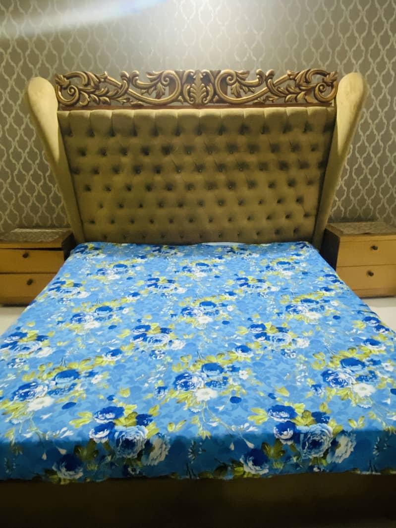 Master bed 0