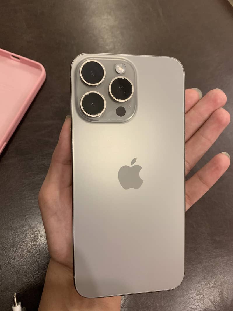 iPhone 15 pro max 2