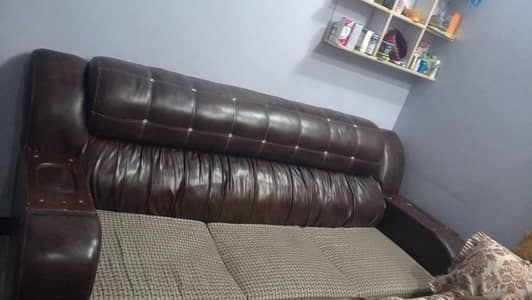 6 Seater Mint Condition Sofa Set